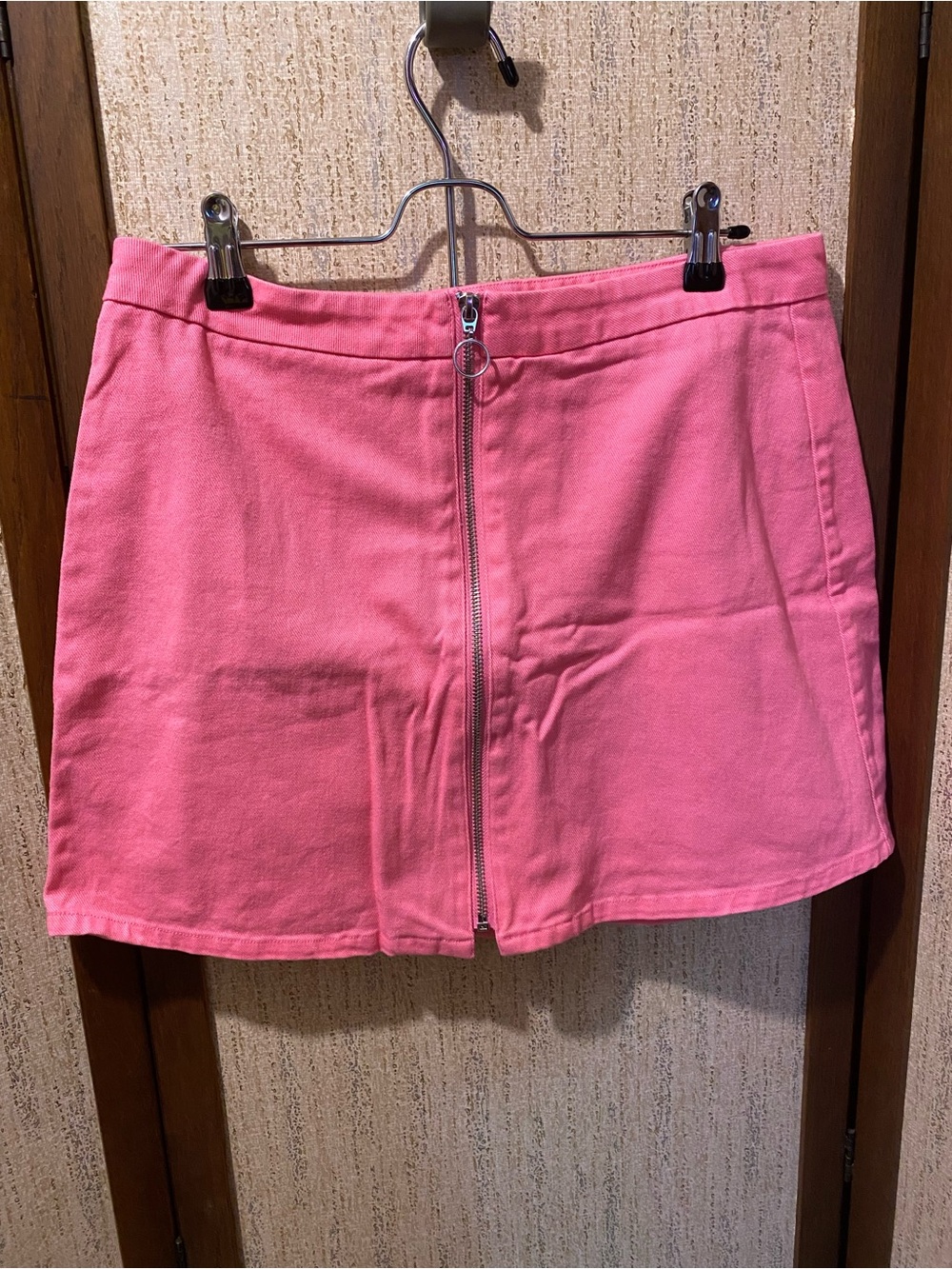 Forever 21 Hot Pink Mini Skirt with Front Zip